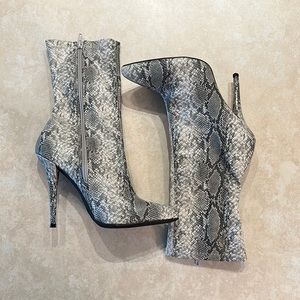 Women Faux Python Print Pointed Toe Stiletto High Heel Boots